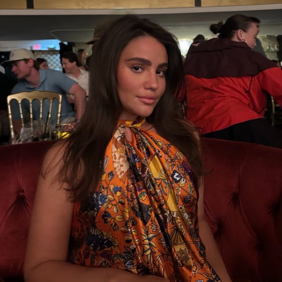 Meet your Posher, Aubry - Picture 1 of 1